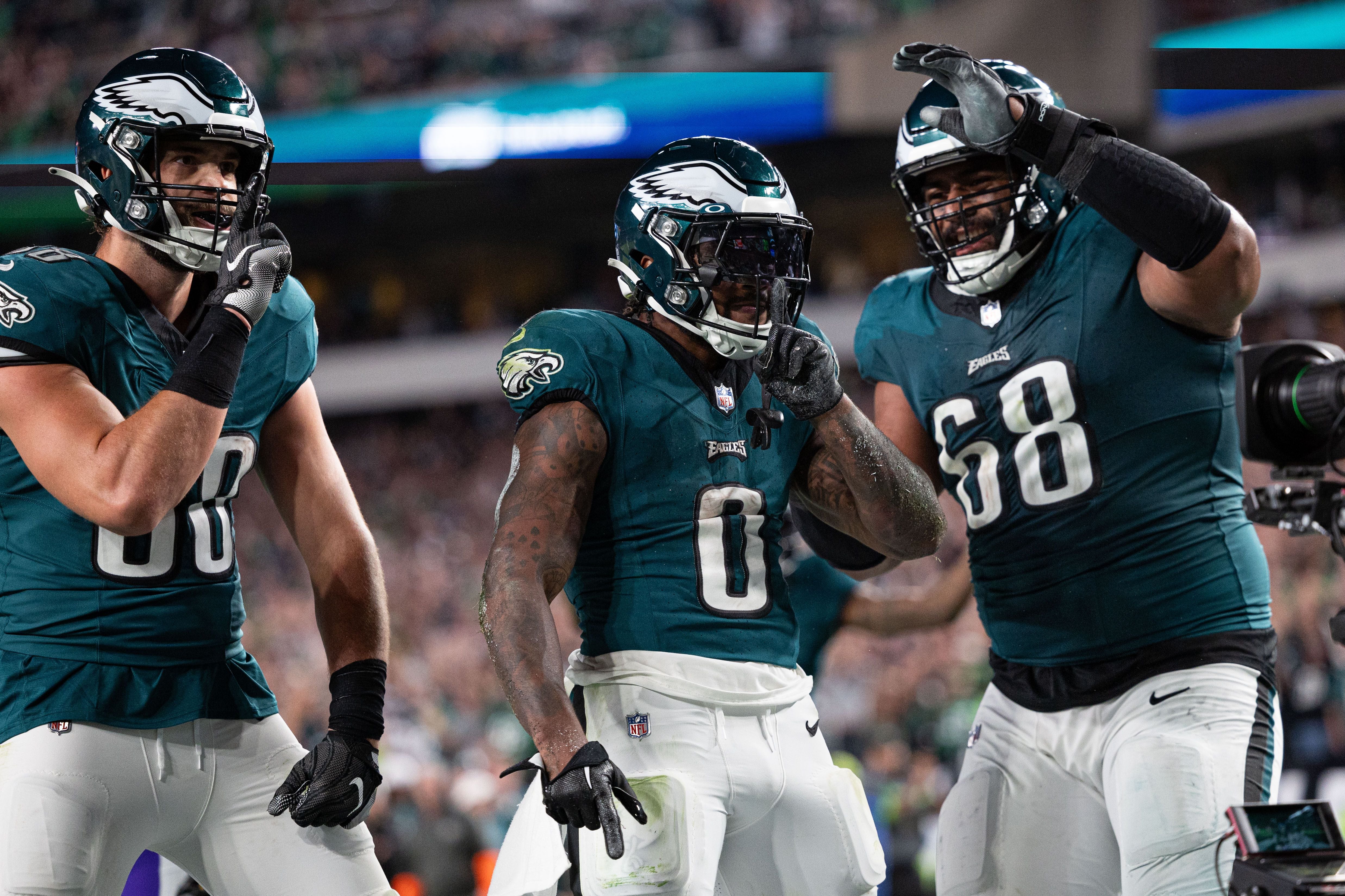 Eagles vs. Bucs Over/Under Prediction, Odds & Trends 